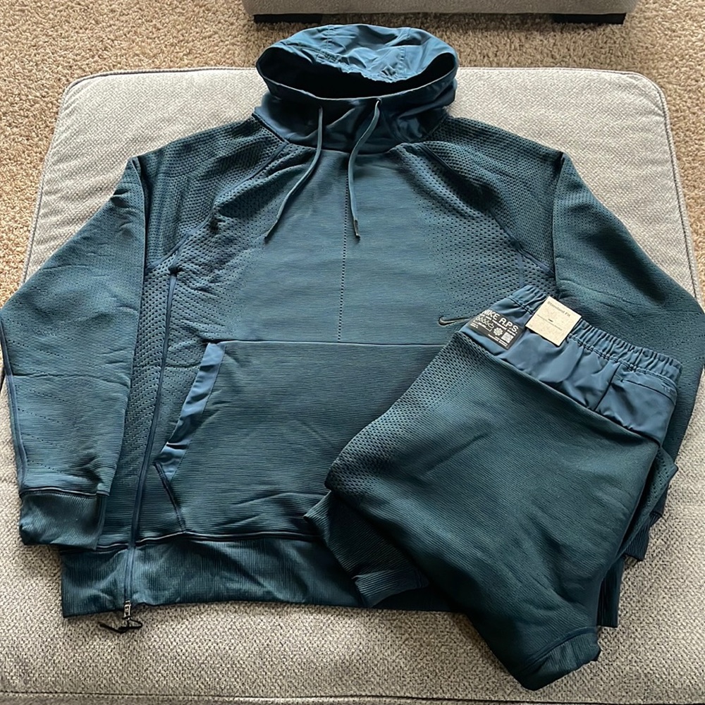 BNWT Nike Therma-FIT ADV A.P.S. Fleece Fitness Xxl Hoodie suit XL pants.